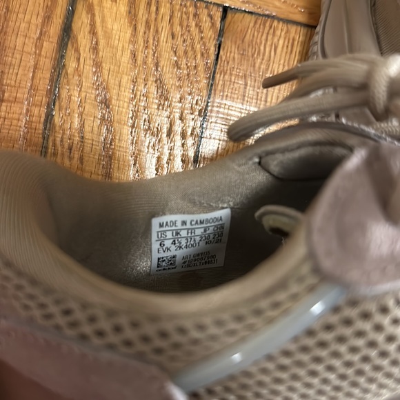 Adidas Ozweego taupe - Picture 4 of 5